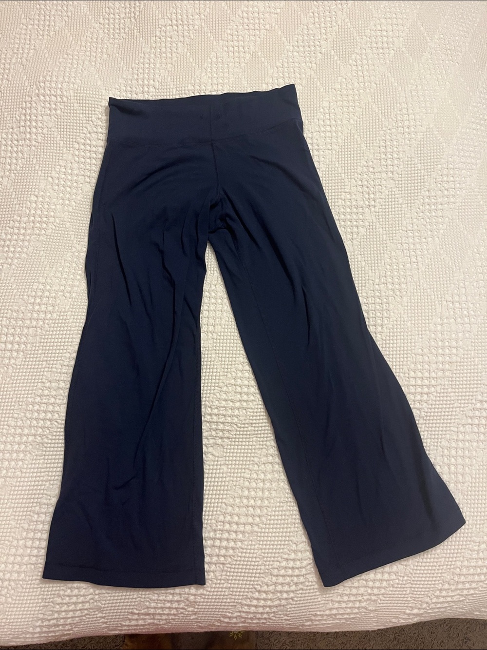 Women’s cropped wide leg leggings